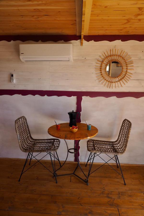 Villa Roulotte dans l'Aude à Trausse Extérieur photo